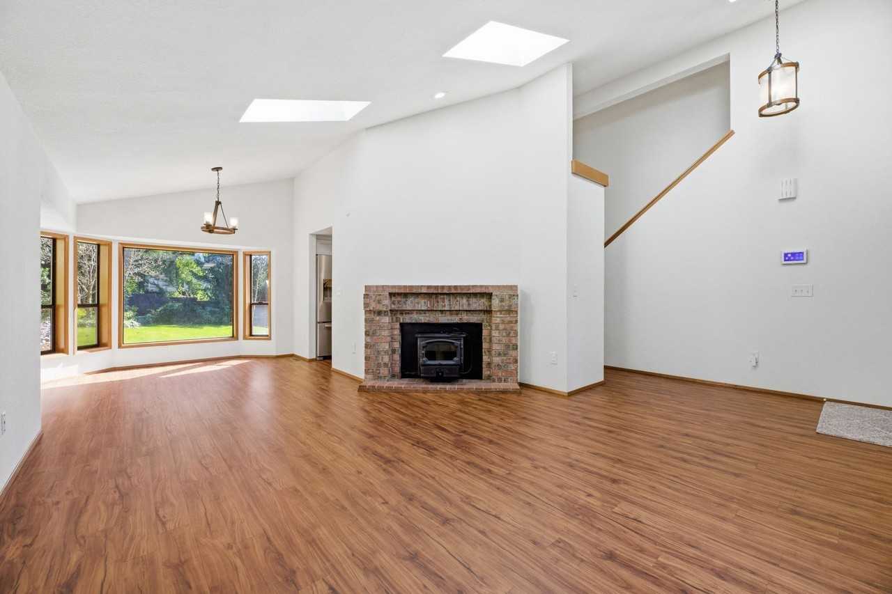 9702 112th St Sw - Photo 3 of 24
