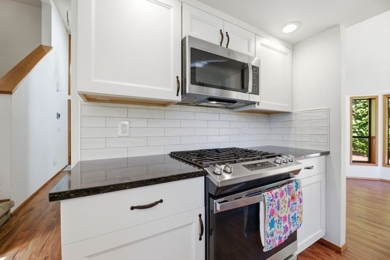 9702 112th St Sw - Photo 6 of 24