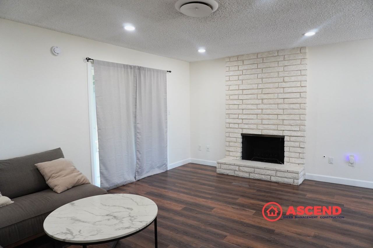 2405 San Ramon Ct - Photo 3 of 22