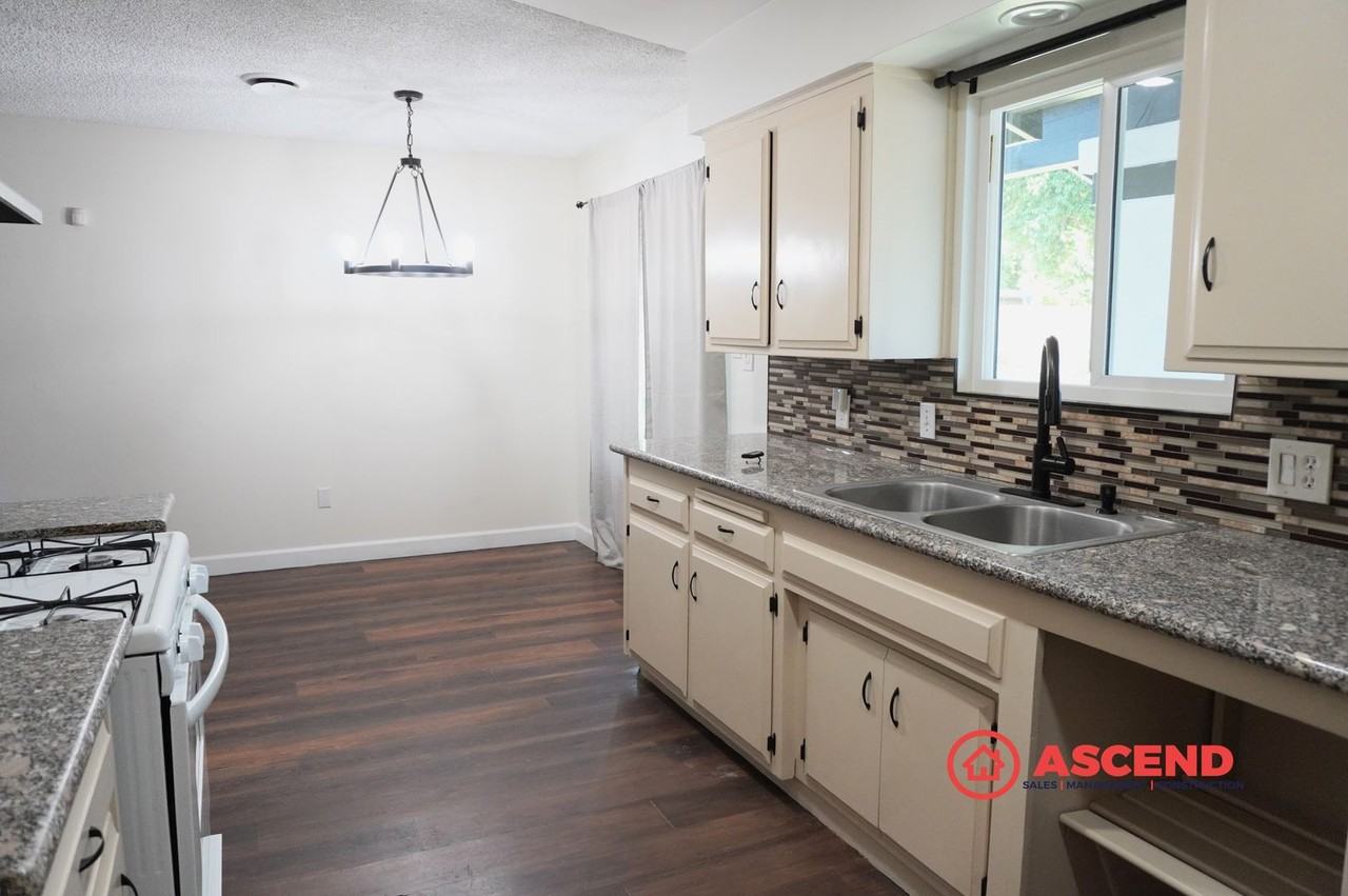 2405 San Ramon Ct - Photo 5 of 22