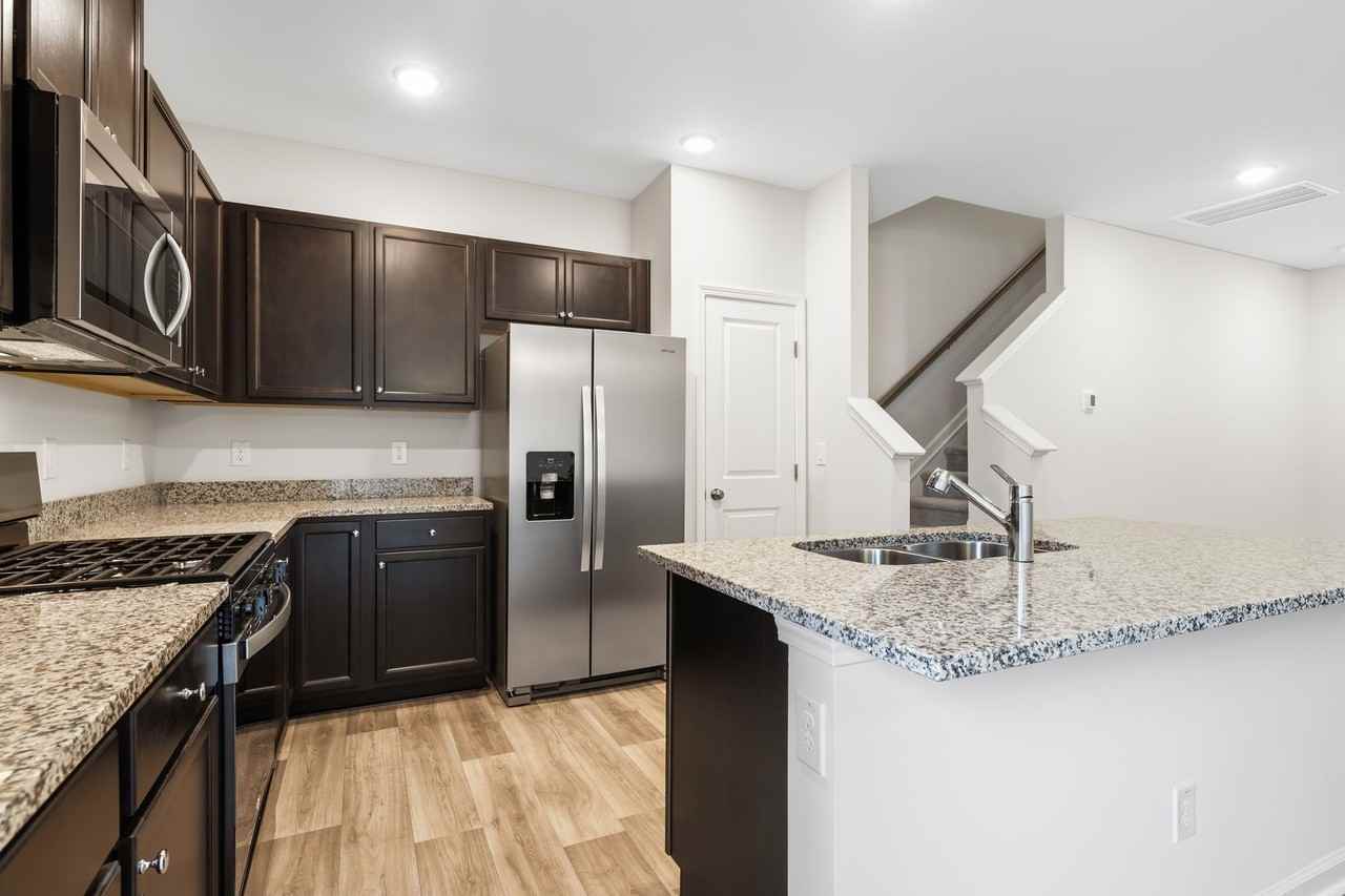 5029 Reader Way - Photo 3 of 25