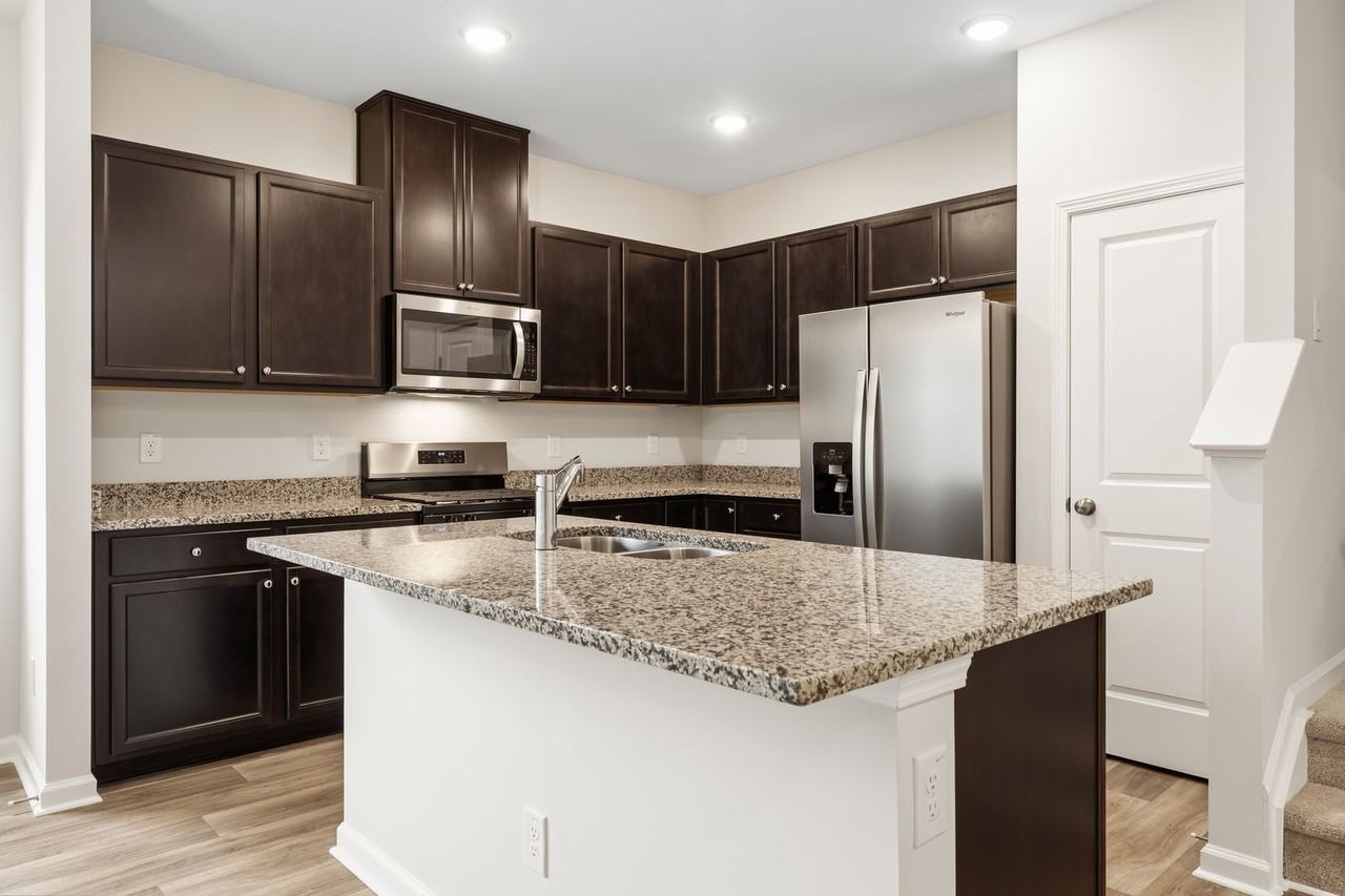 5029 Reader Way - Photo 4 of 25