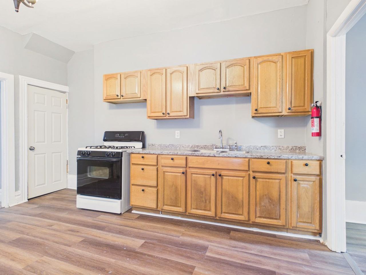 2118 N 4th St - Photo 2 of 22