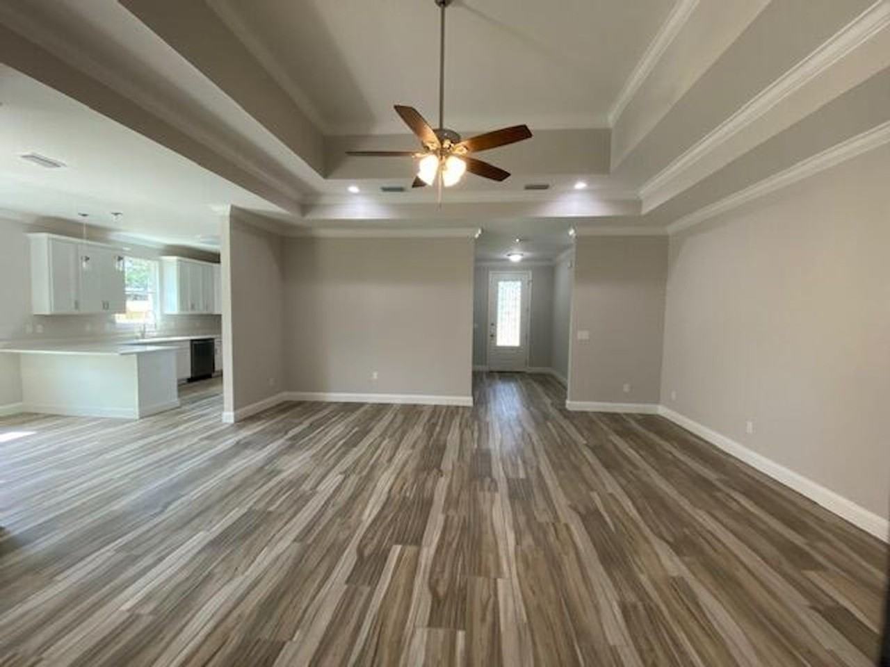 422 Little John Rd - Photo 3 of 41