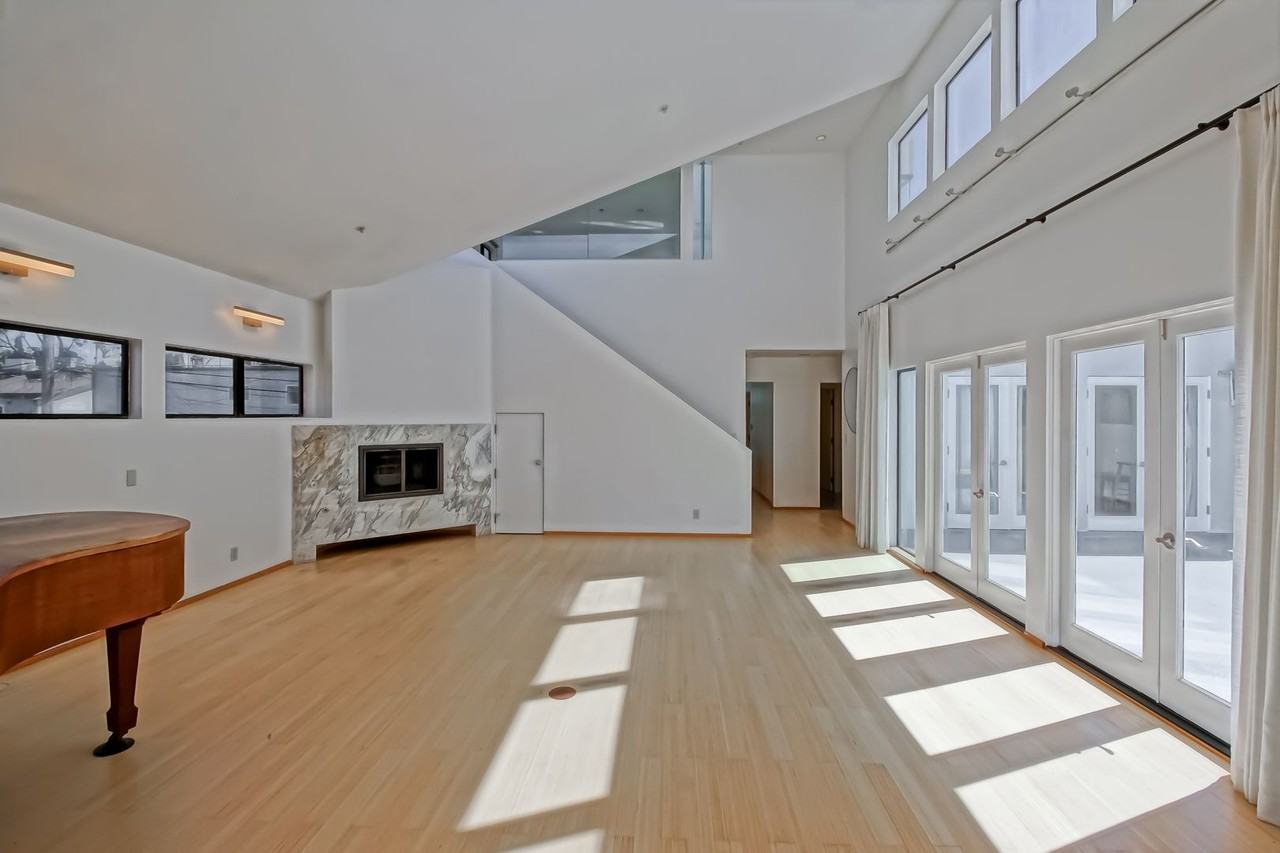 522 Grand Blvd - Photo 3 of 39