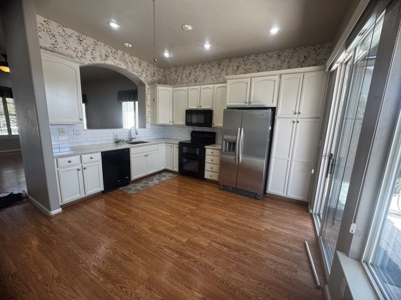 1349 Table Mountain Dr - Photo 3 of 17