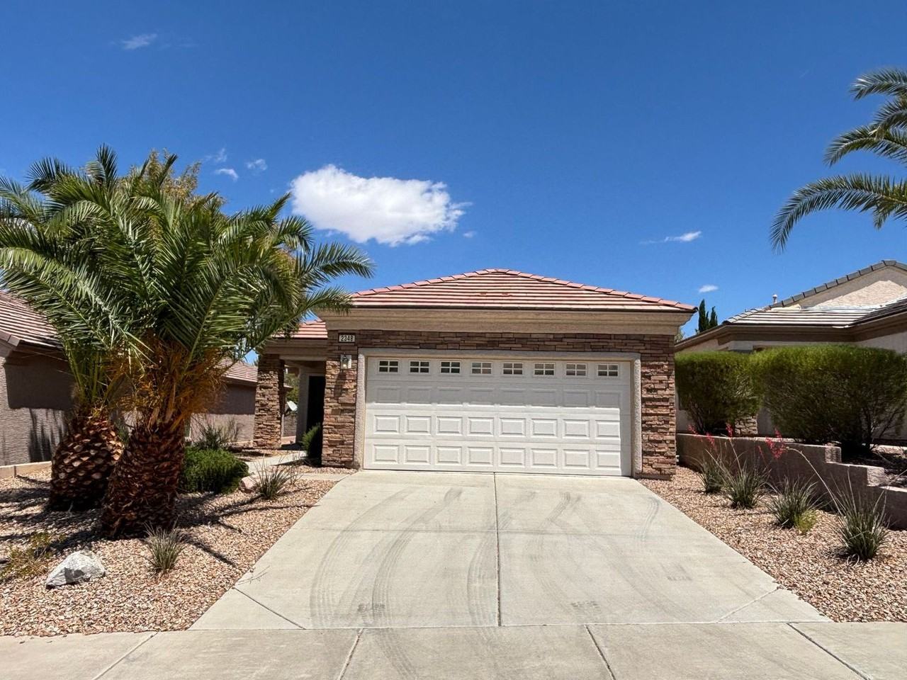 2348 Celestial Moon St - Photo 2 of 25