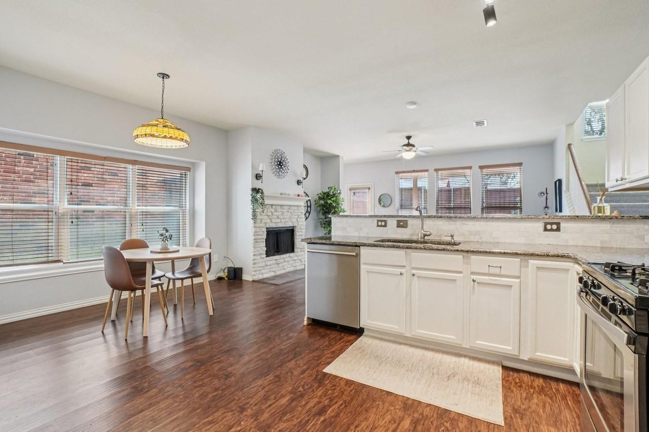 5825 Shetland Cir - Photo 7 of 37