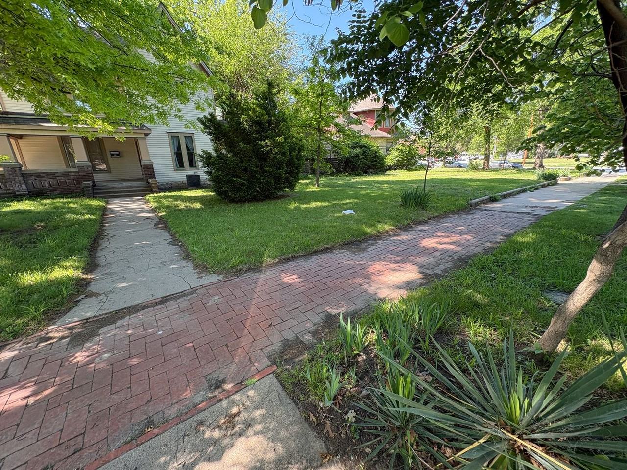 625 Houston St - Photo 5 of 50