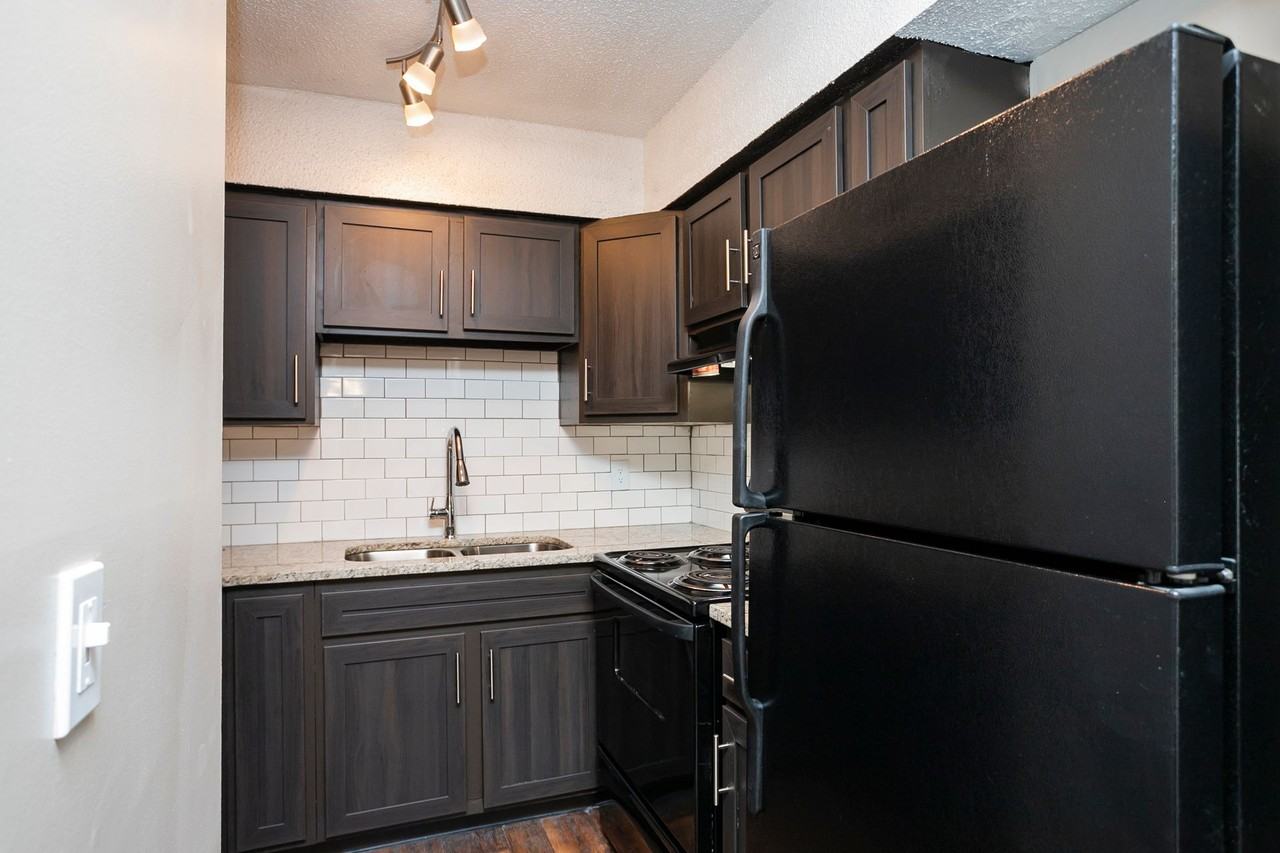 Magnolia Place - Photo 5 of 39