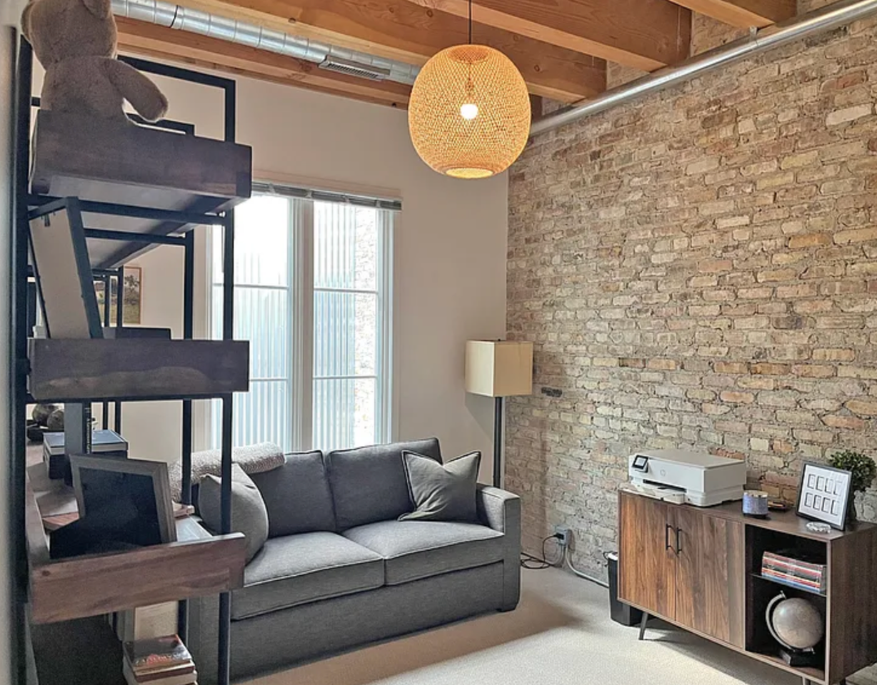 1401 N Western Ave - Photo 4 of 7