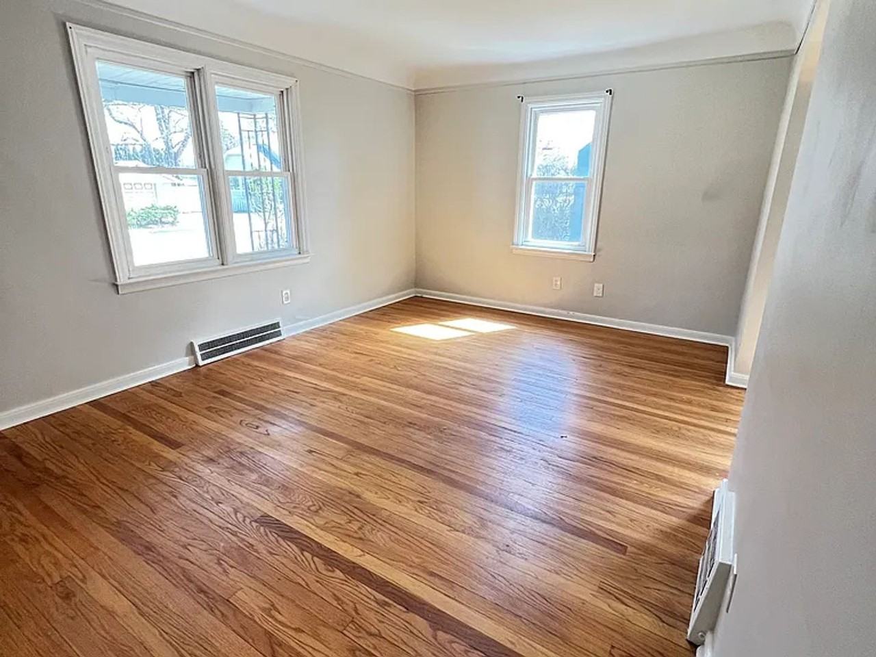 424 4th St - Photo 4 of 27