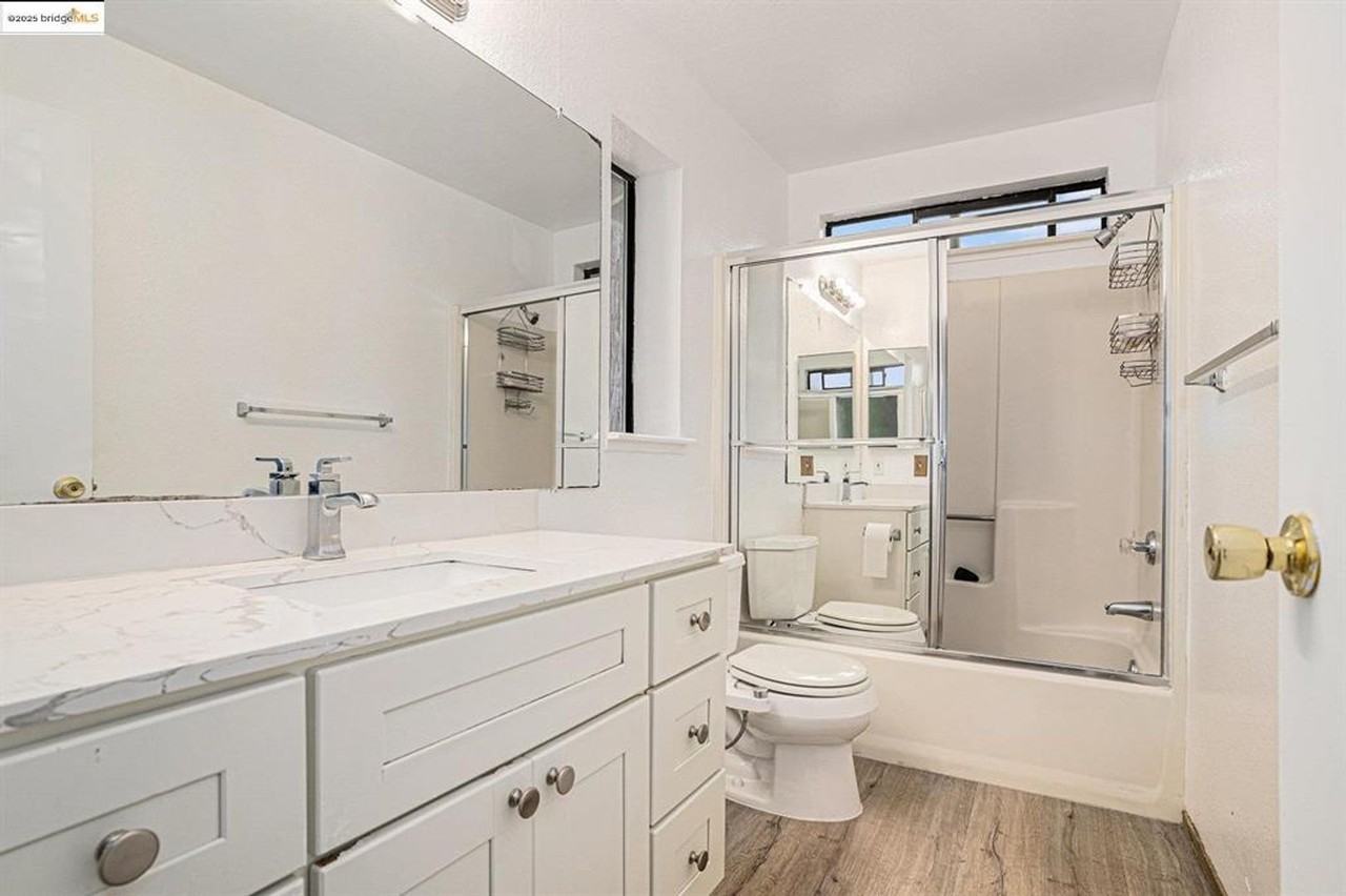 704 Windsor - Photo 5 of 9