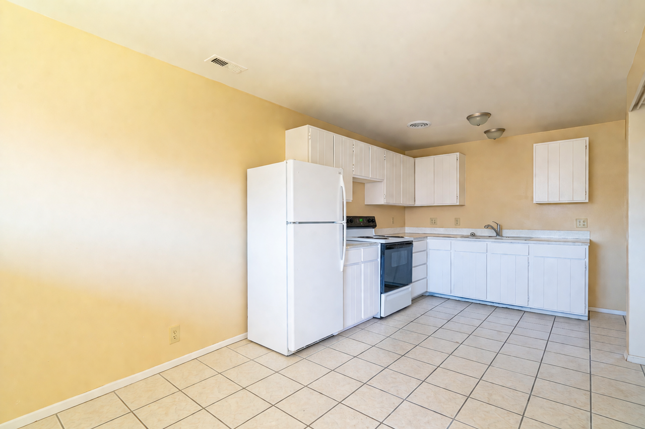 373 W 4900 S - Photo 2 of 10