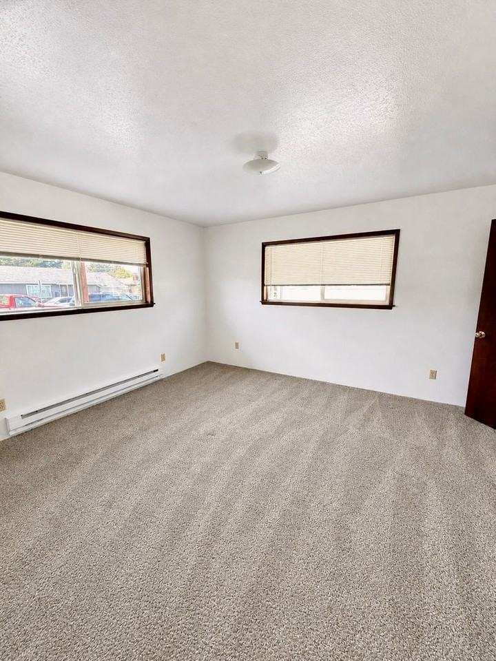 314 H St - Photo 5 of 18