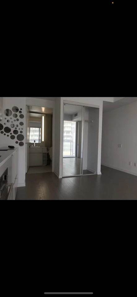 101 Peter Street #1402 - Photo 2 of 5