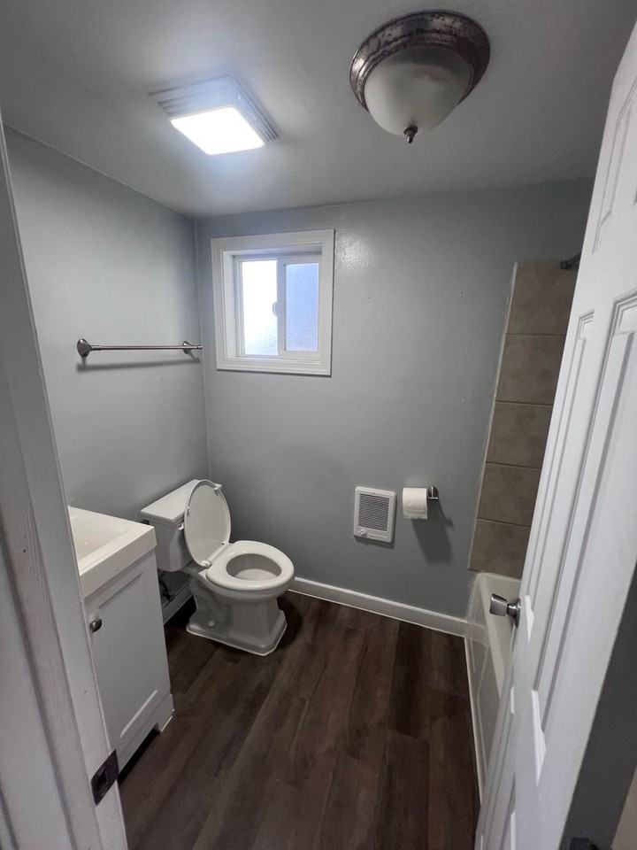 1201 Roosevelt Blvd W - Photo 5 of 7