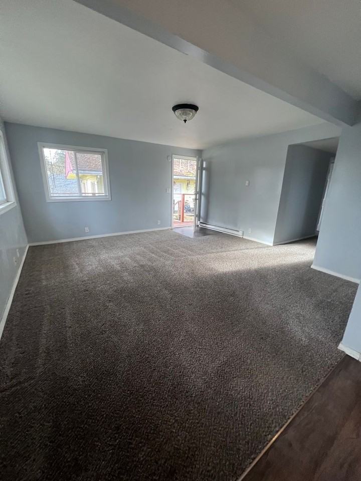 1201 Roosevelt Blvd W - Photo 6 of 7