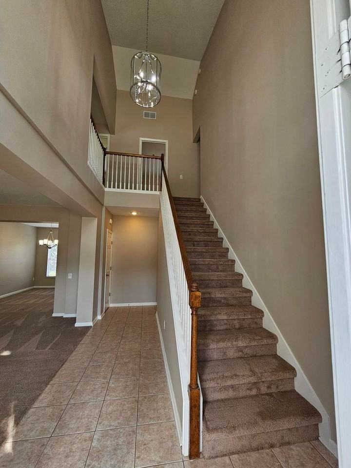 1713 Pine Bay Dr - Photo 2 of 12