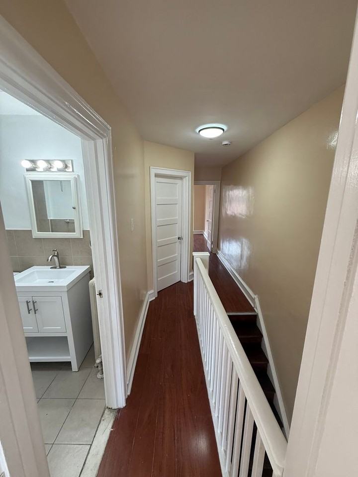 6047 N Mascher St - Photo 7 of 25