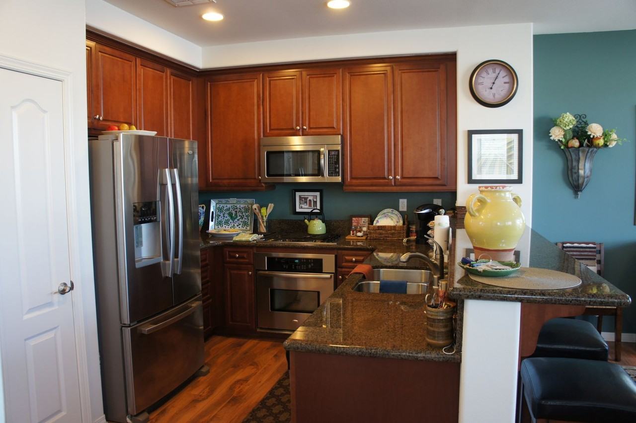 6942 Tourmaline Pl - Photo 4 of 9