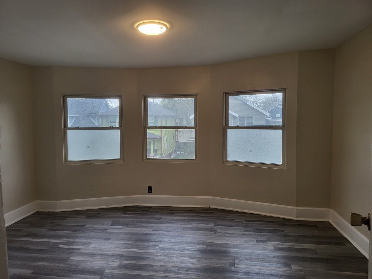 3128 Broadway St #NA - Photo 2 of 2