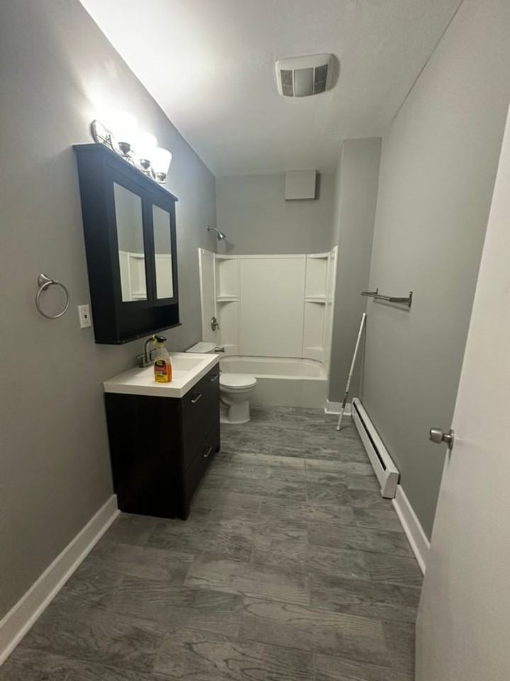946 State St Apt 2l #2L - Photo 6 of 10
