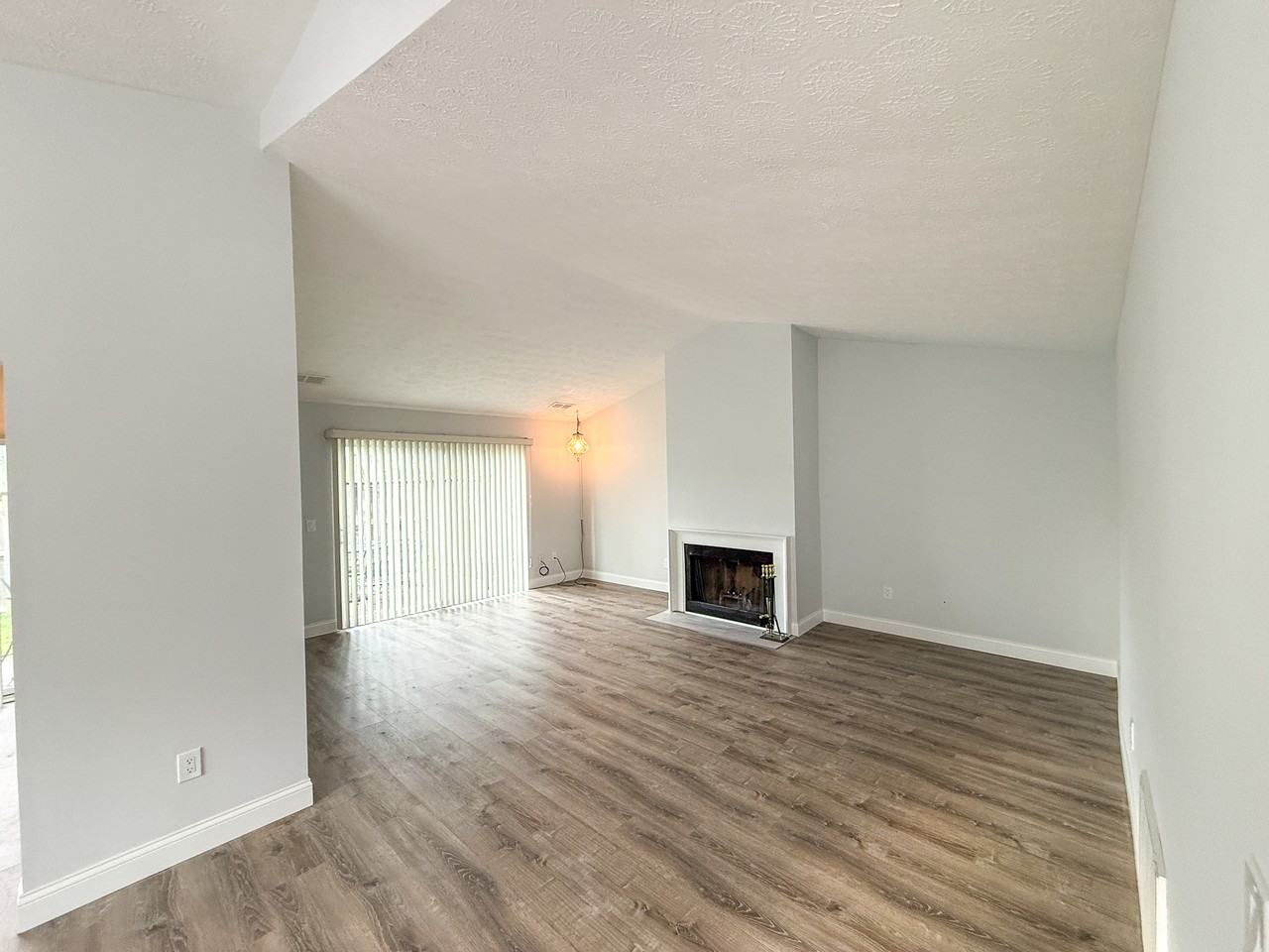 400 Sherwood Green Ct - Photo 2 of 12