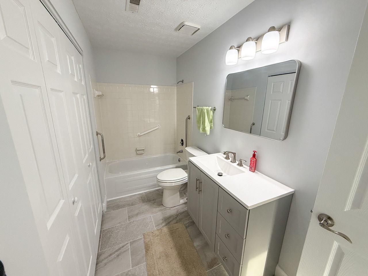 400 Sherwood Green Ct - Photo 4 of 12