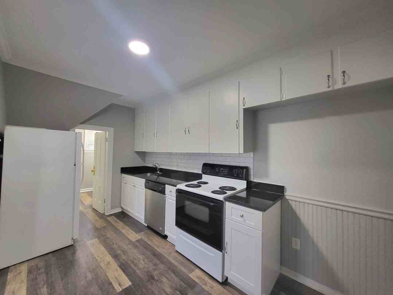 103 Summer Street - Photo 3 of 20
