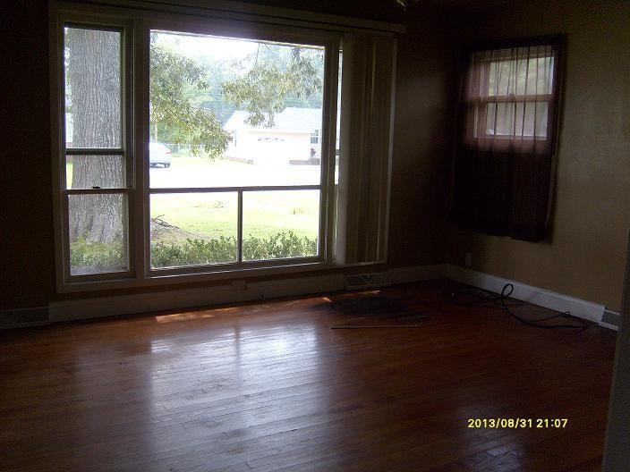 142 Bryan Blvd - Photo 3 of 6
