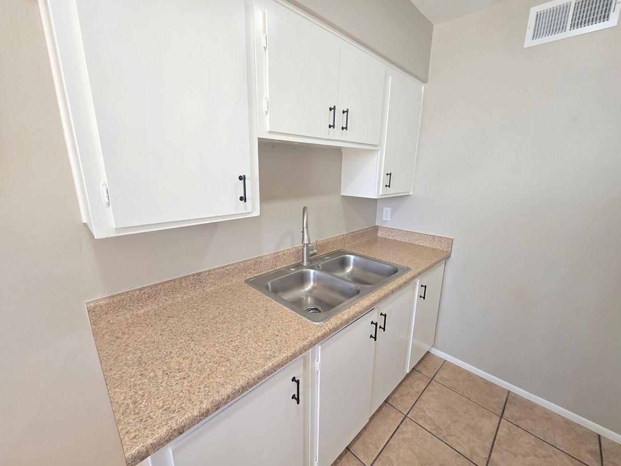 2019 N 49th St - Photo 4 of 18