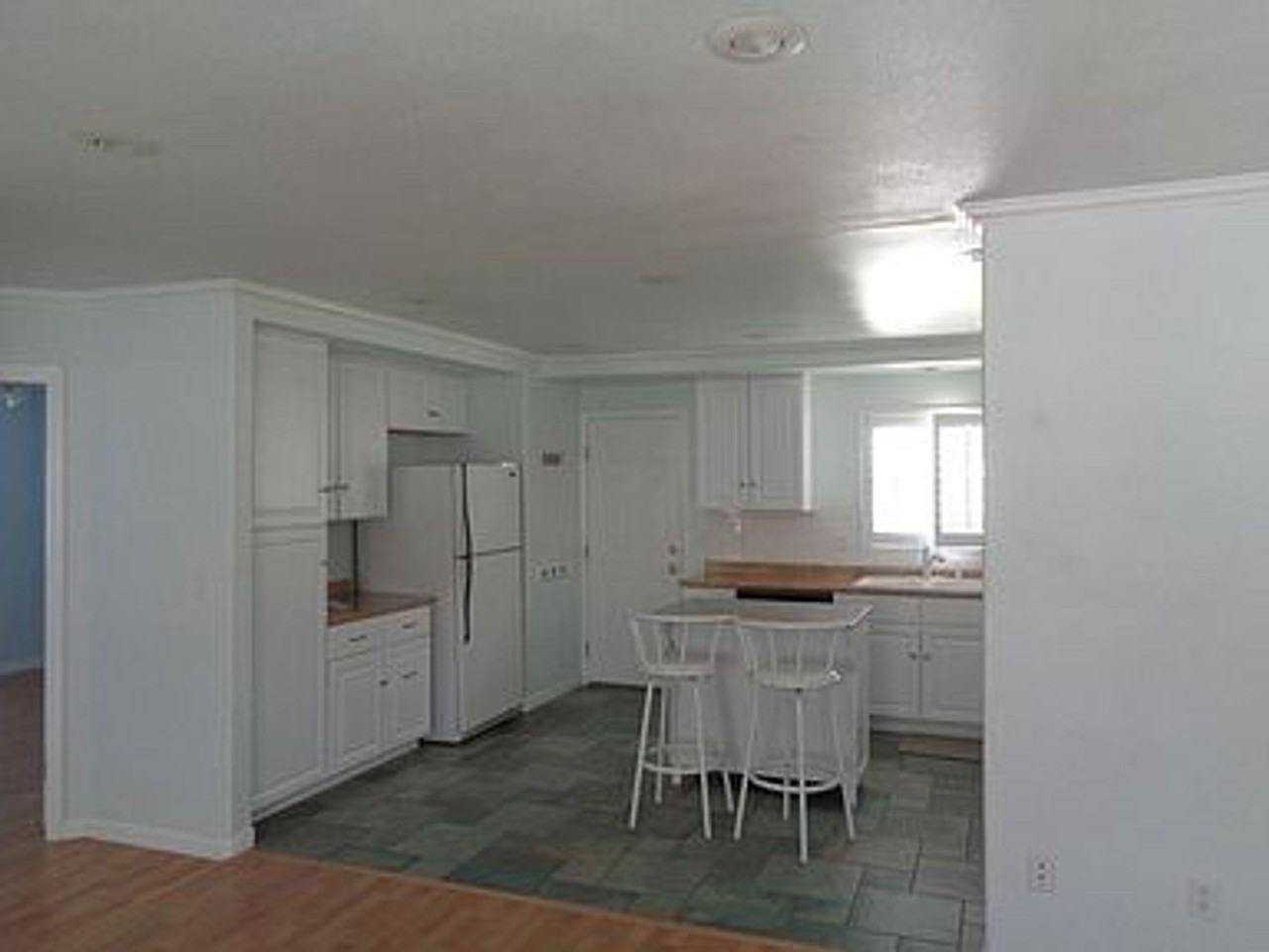 1131 Knollwood Dr - Photo 3 of 21