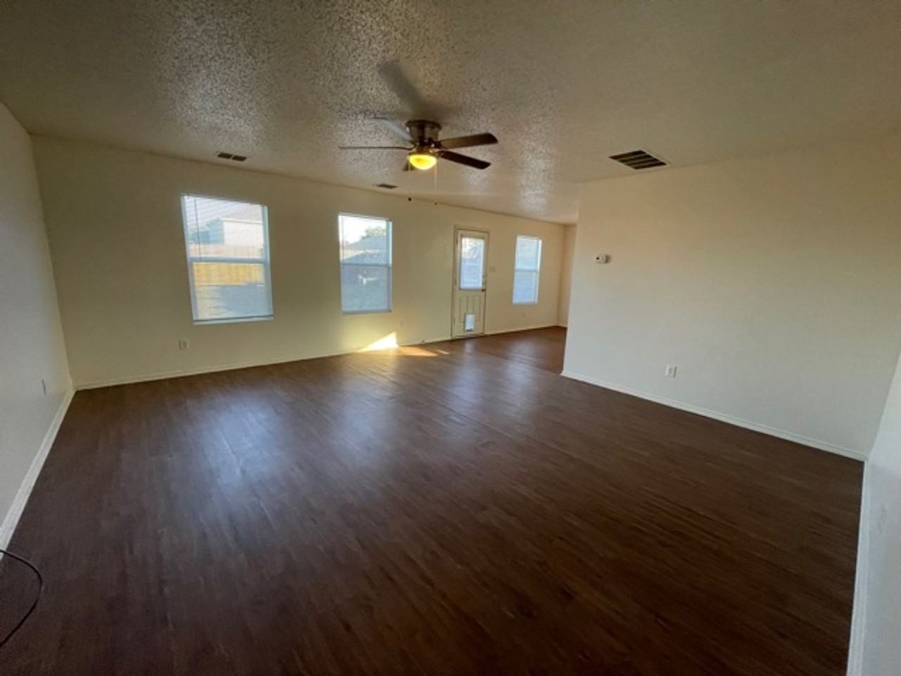 5008 Waterford Dr - Photo 3 of 28