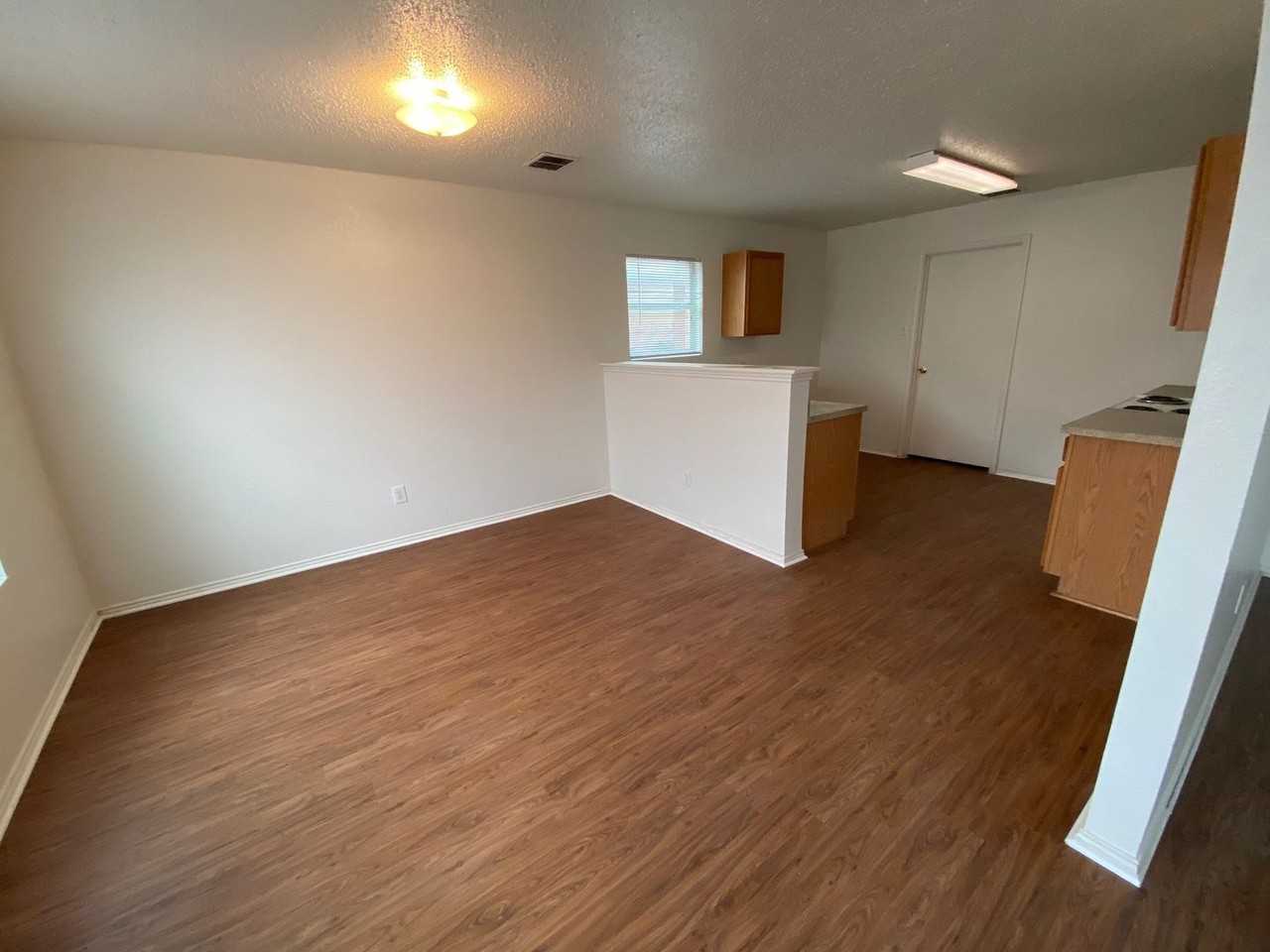 5008 Waterford Dr - Photo 6 of 28