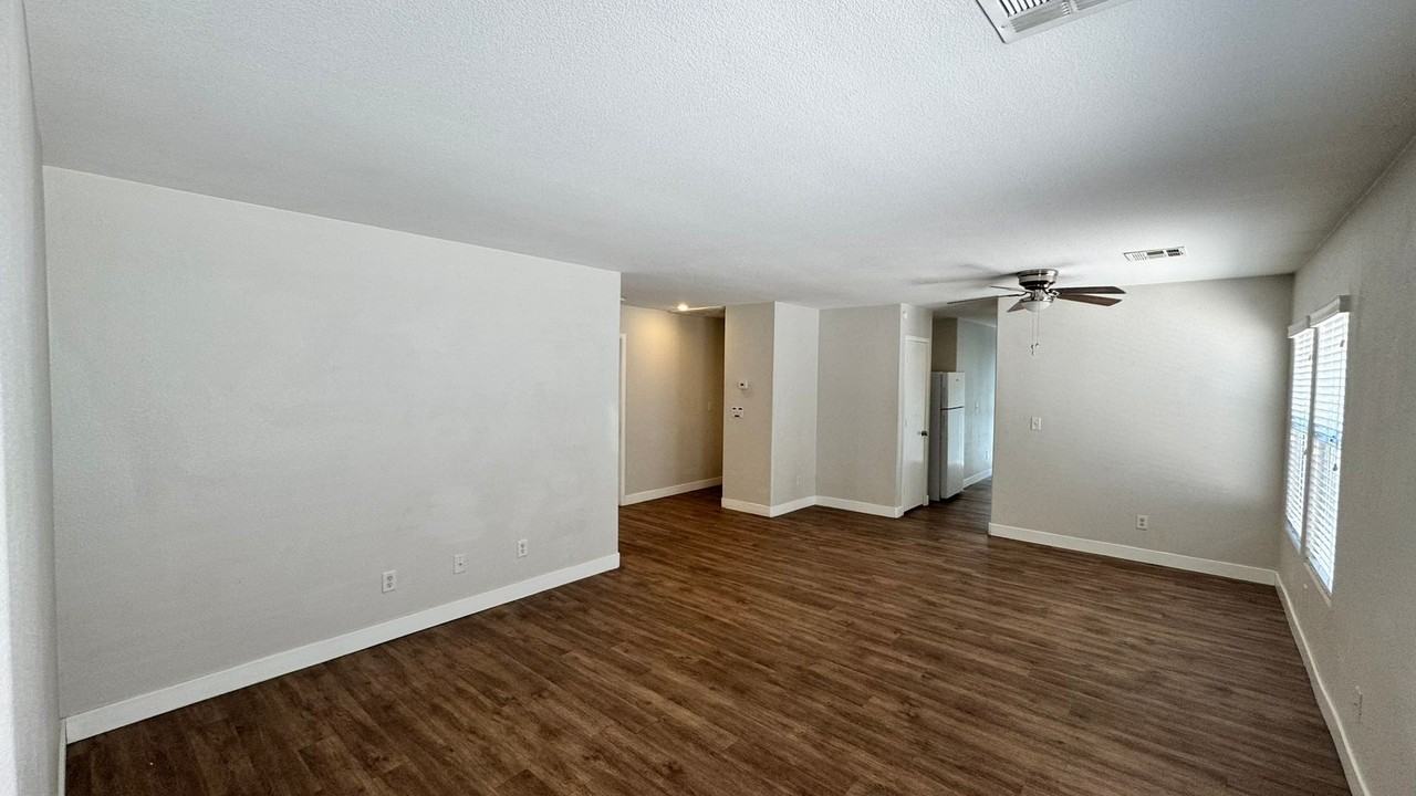 8409 Lost Gold Ave - Photo 5 of 23