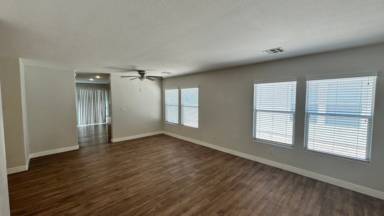 8409 Lost Gold Ave - Photo 7 of 23