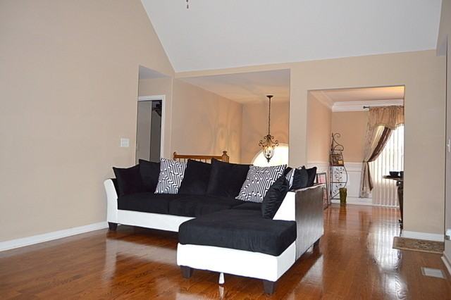 2948 Brewster Dr - Photo 2 of 22