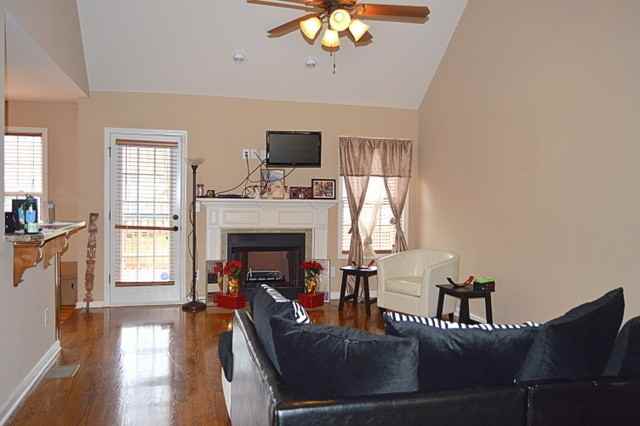 2948 Brewster Dr - Photo 3 of 22