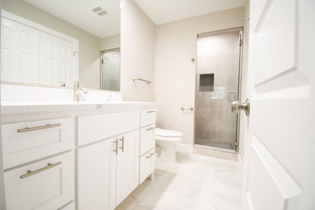 1422 Addington St - Photo 3 of 19