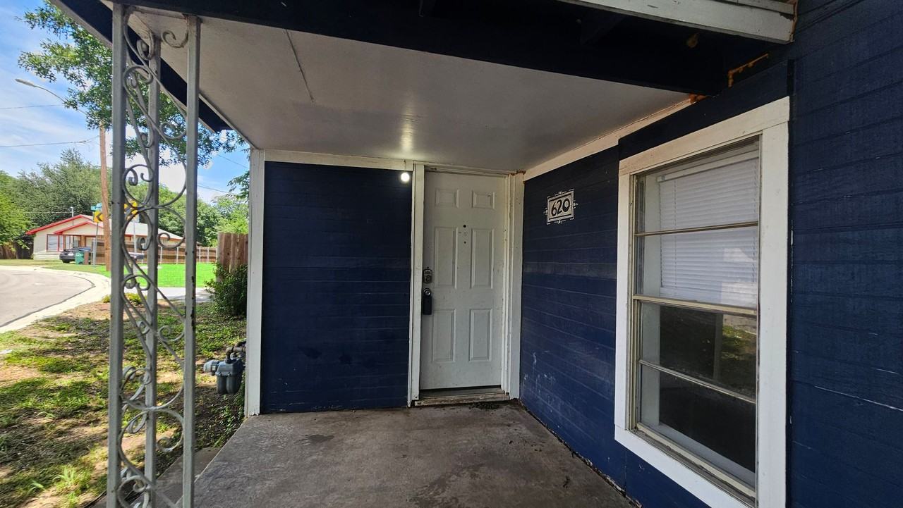 620 Uland St - Photo 4 of 20