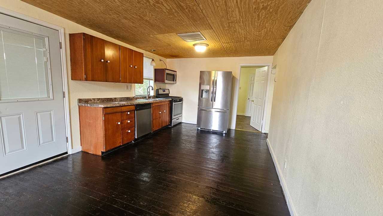 620 Uland St - Photo 5 of 20