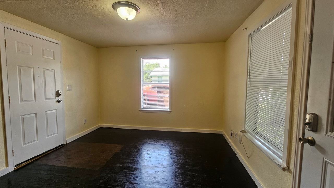 620 Uland St - Photo 6 of 20