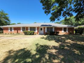 2604 Buckingham Dr - Photo 1 of 1