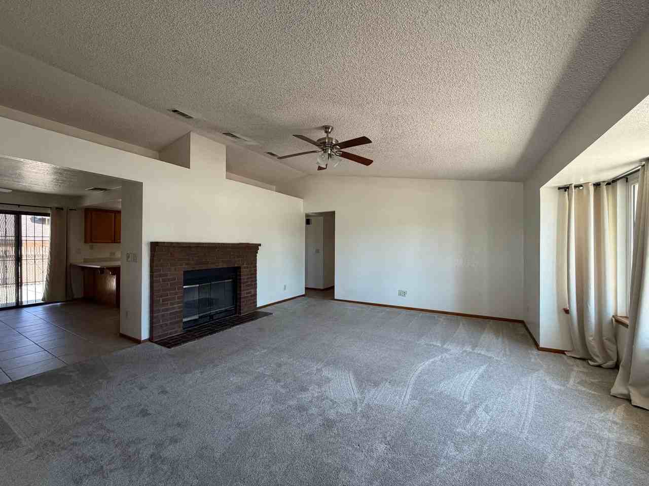 810 Starlight St - Photo 7 of 47