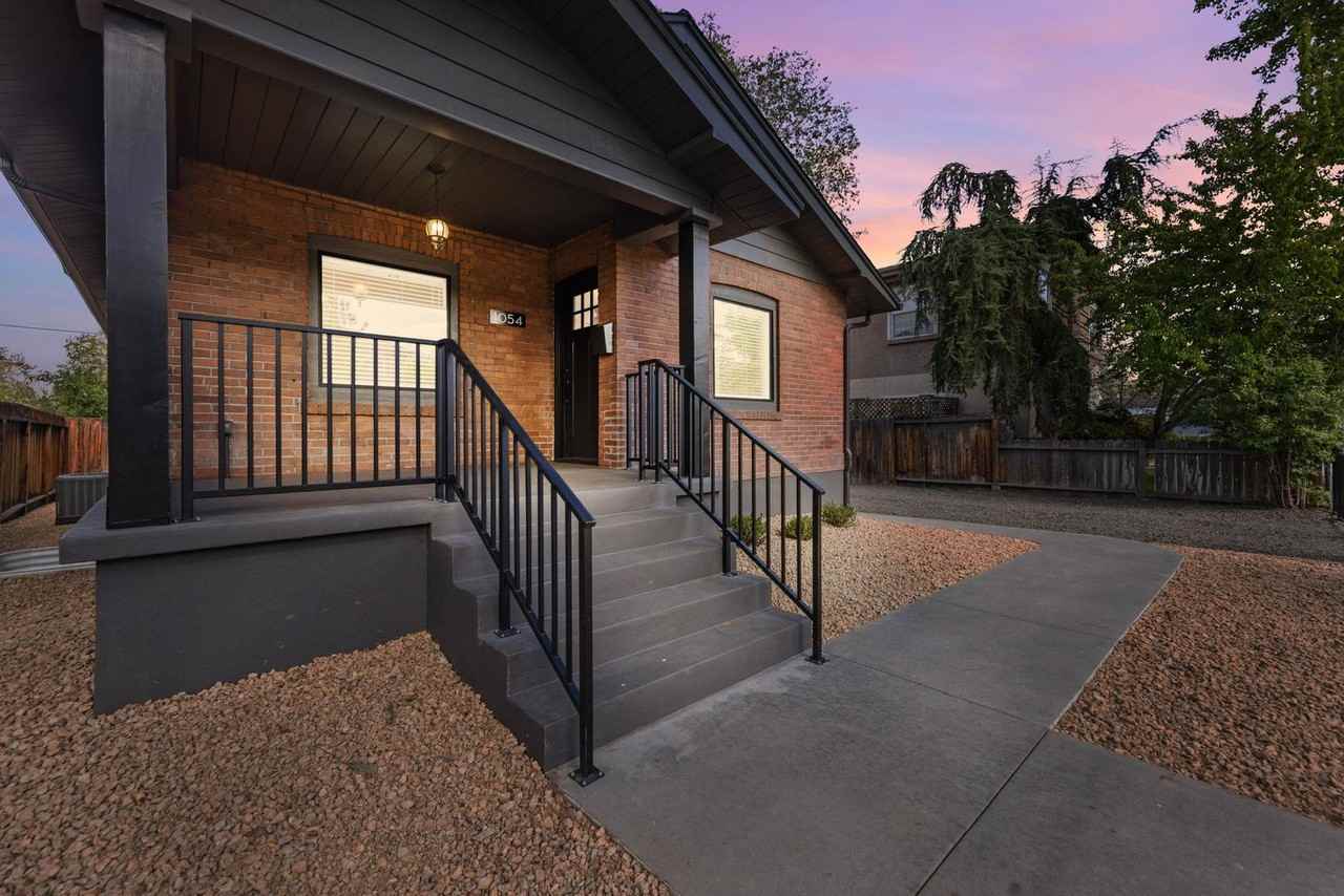 1054 Watt St - Photo 2 of 33