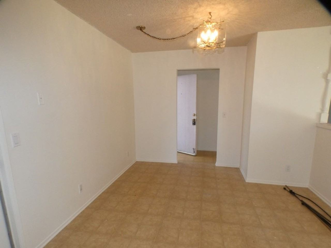 1513 N Pine St - Photo 3 of 15