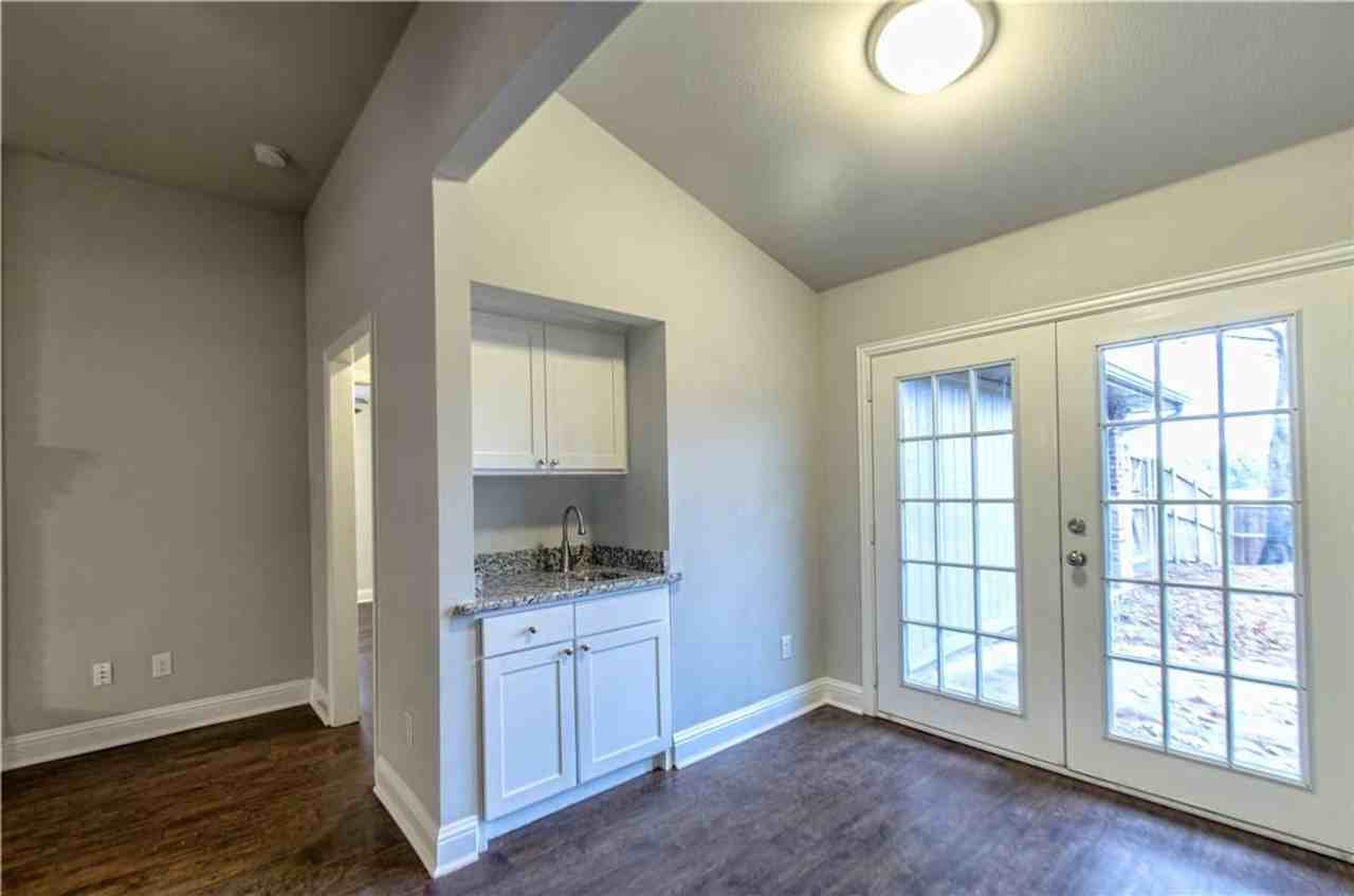 3509 Scott Dr - Photo 4 of 21