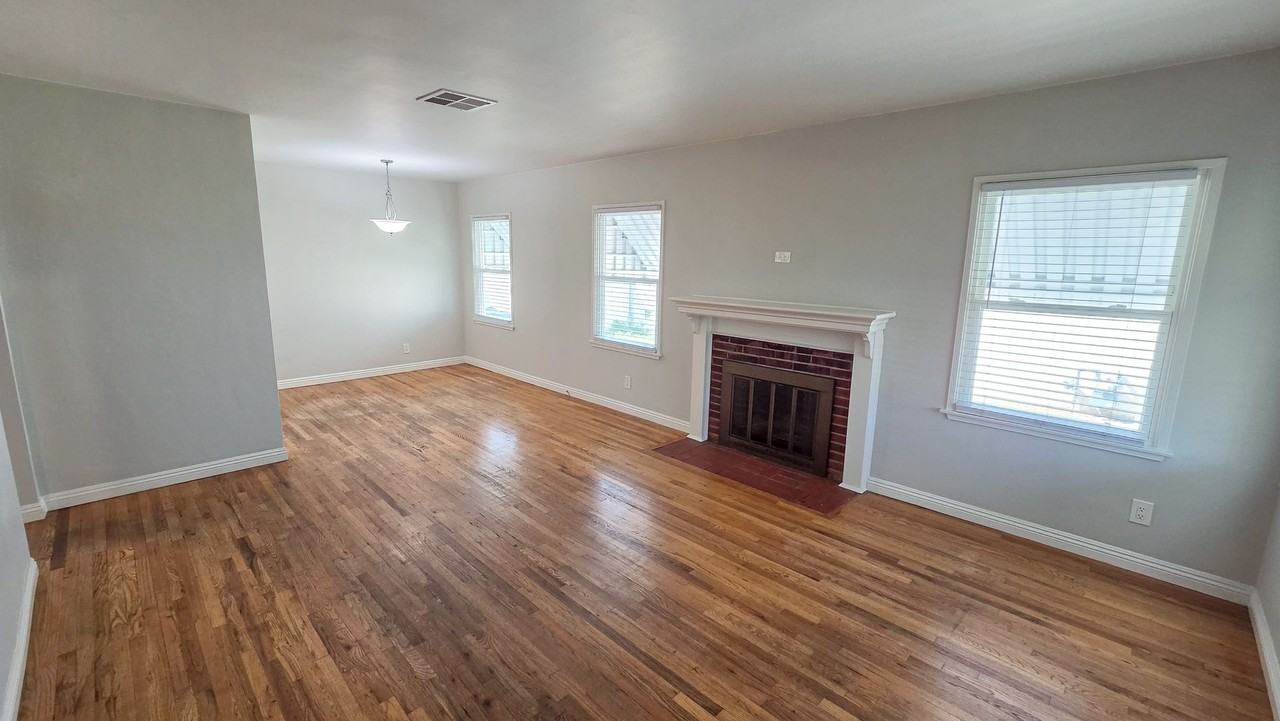 637 Wilber Pl - Photo 4 of 17