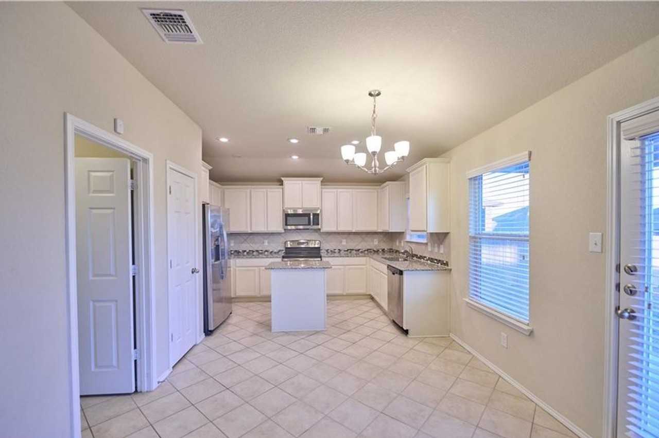 702 Deborah Kay Dr - Photo 7 of 22